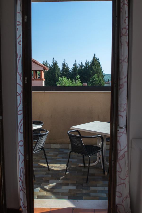 Residence Liana Albisano Torri Del Benaco Exteriör bild